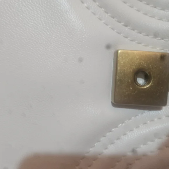 Gucci White GG Marmont Quilted Shoulder Bag - Picture 8 of 14